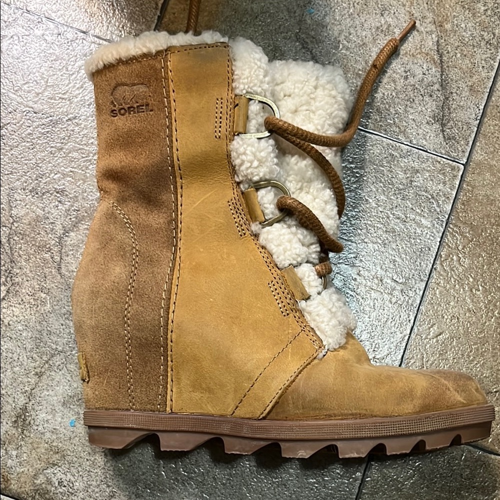 Sorel Women's Brown and Cream Winter Boots